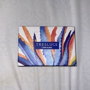 Tresluce eyeshadow palette